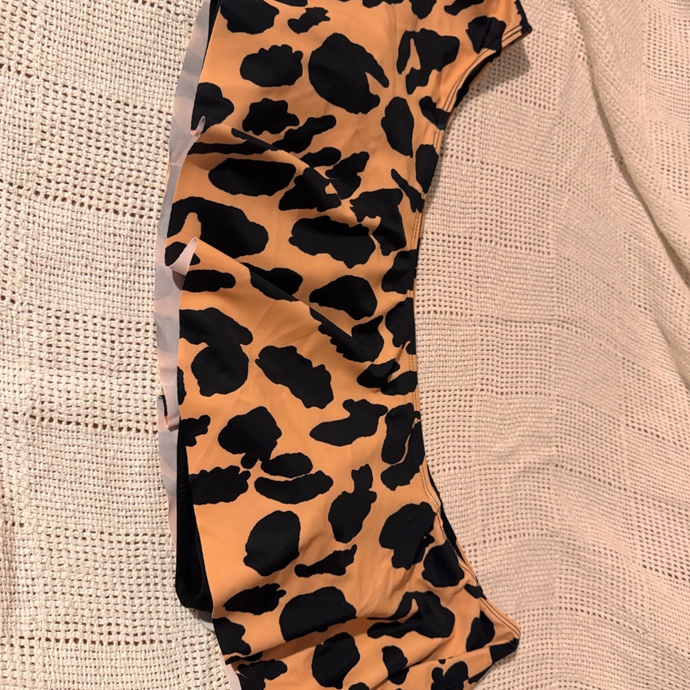 Leopard Ruffle Off-Shoulder Swimsuit - Picture 7 of 8